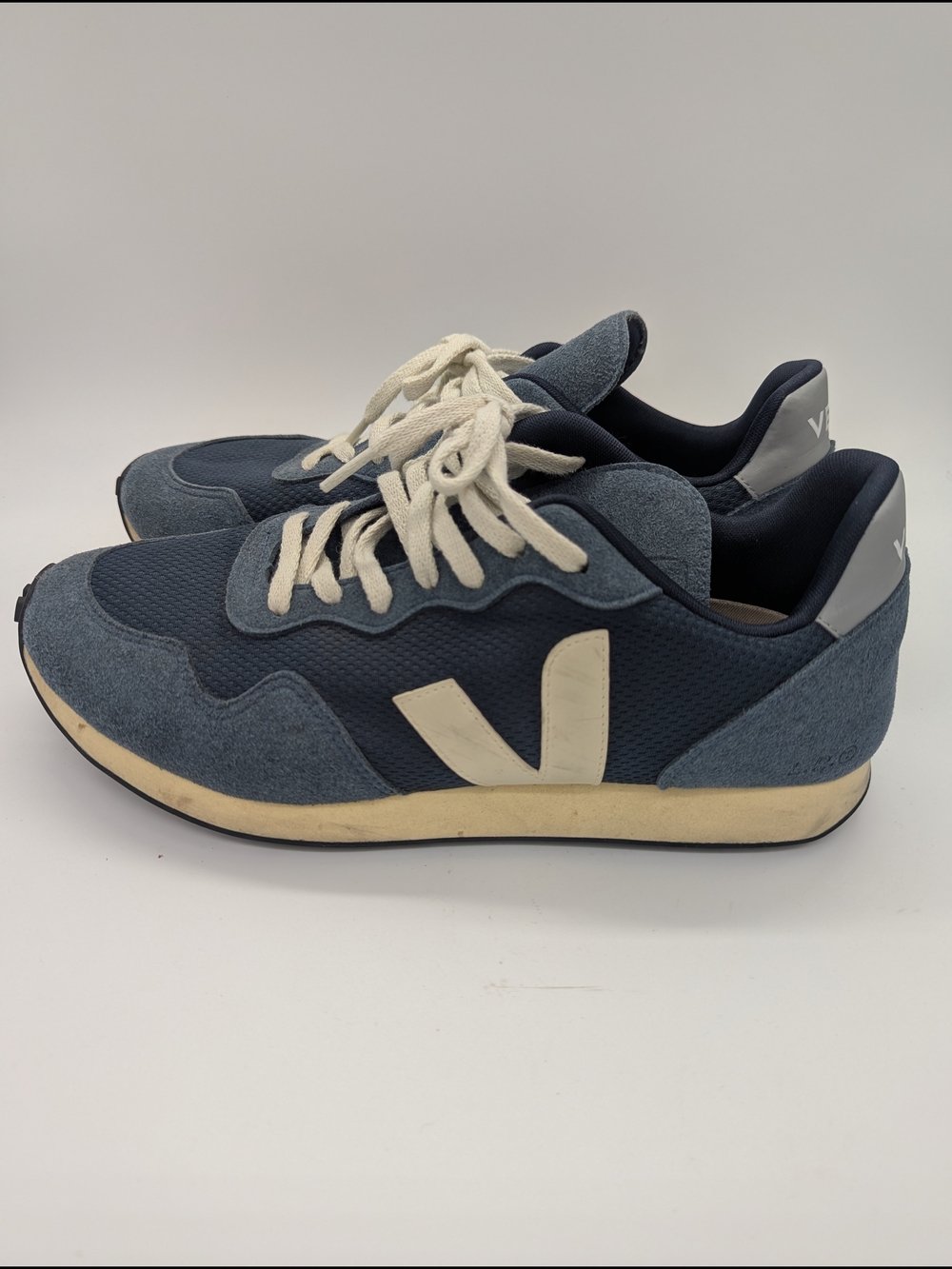 Veja Men's Navy Blue Retro Runner Sneakers Size 11 Runs Small Minimalist Luxury